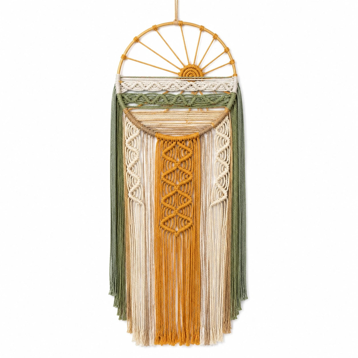 Décoration murale en macramé bohème avec anneau au sommet, couleurs moutarde, vert et crème